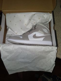 Jordan 1 Mid Linen