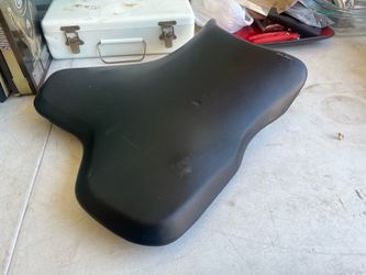 Yamaha YZF R1 seat part