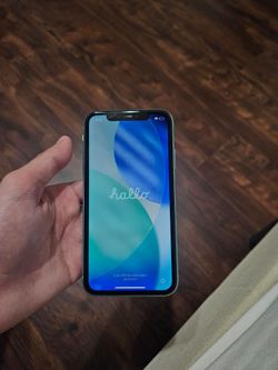 Iphone 11 (Used for 1 month) Comes with a new case