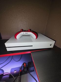 Xbox One S Console with Controller