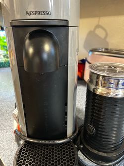 Nespresso Vertuo Plus by De'Longhi with Milk Frother