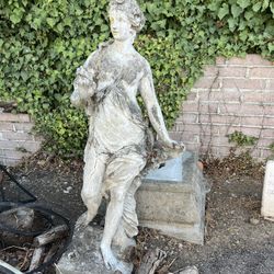 Statue & Fountain All With Base