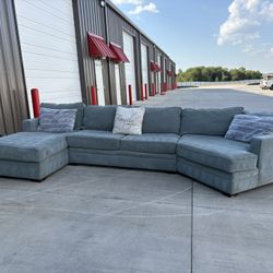 Sectional Couch - Free Delivery 🚛