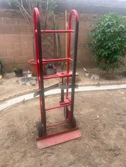 Appliances dolly with strap