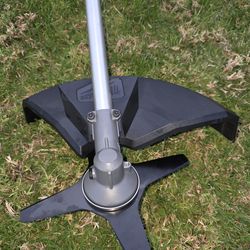 Milwaukee
M18 Fuel 18V Brushless Cordless Battery Powered Quik-Lok Power Head with Brush Cutter Attachment tool only