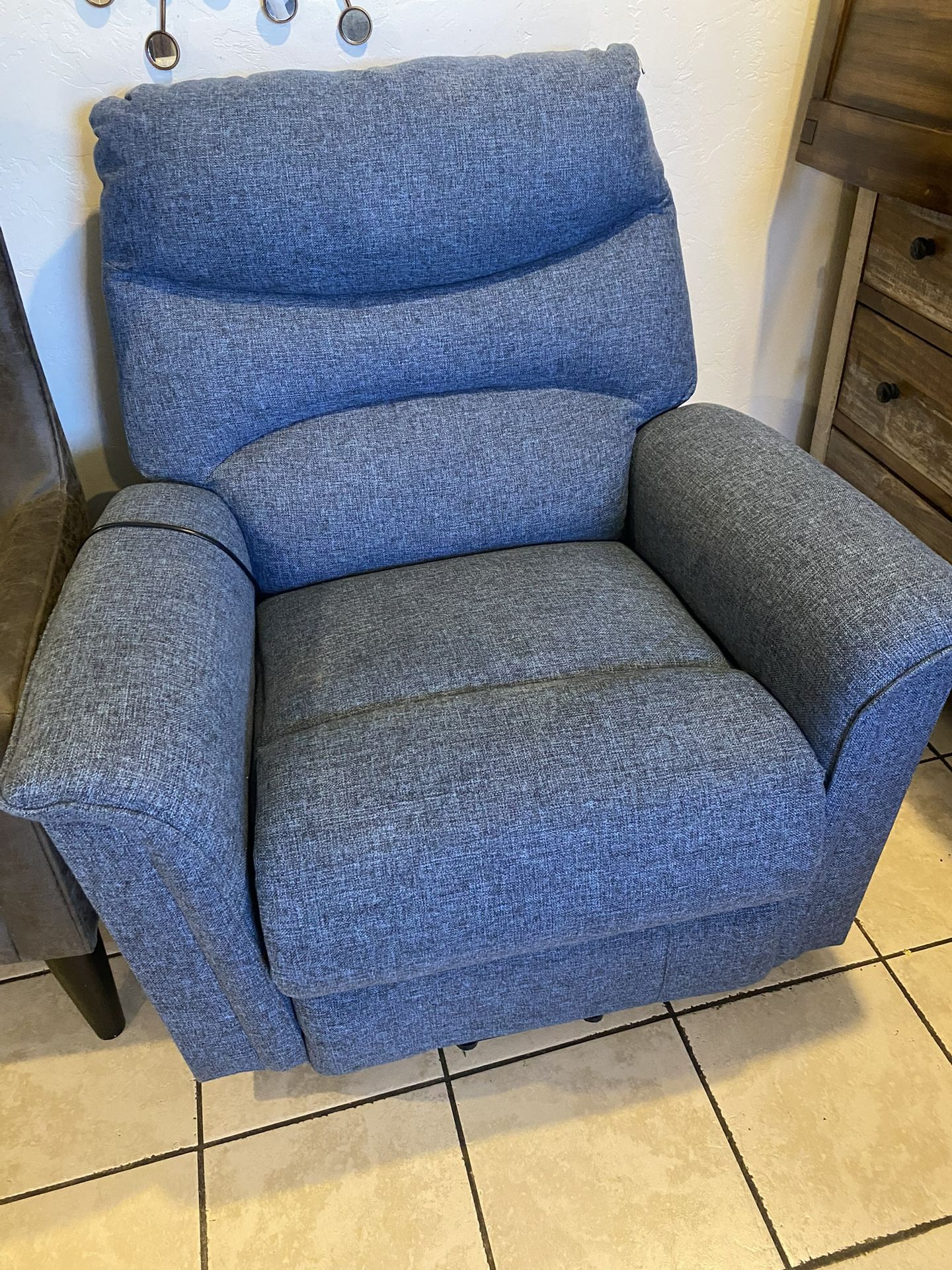 Electric Recliner $130
