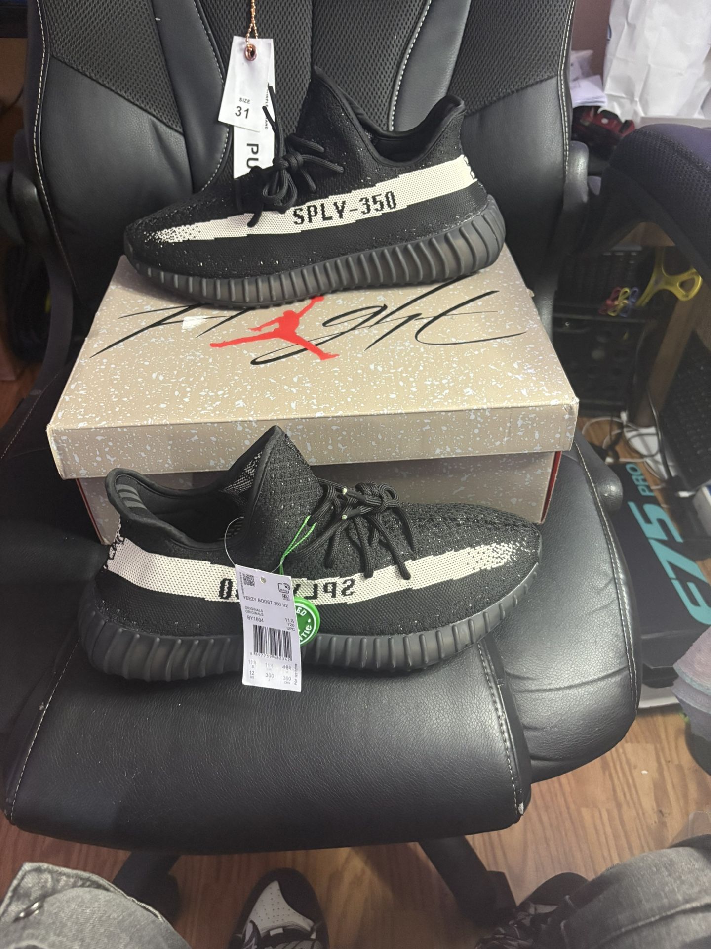 Yeezy Boost 350 V2 'Oreo' 2022