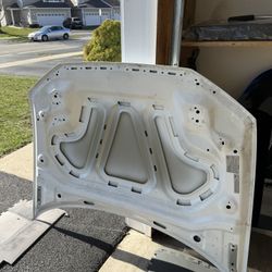 Audi Q3-5 hood