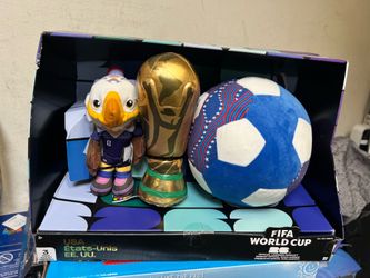 FIFA World Cup 2026 USA Plush Lot Clutch Trophy Soccer Ball Jazwares 3pc Set NWT