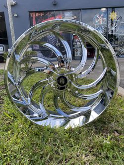 28” Nighthawk Luxury Wheel Triple Chrome Wheel Set With Tires