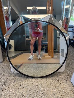 30” round mirror