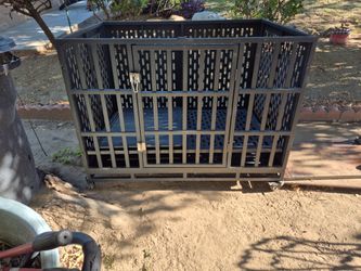 Fegheru 44 inch outdoor -indoor Dog kennel