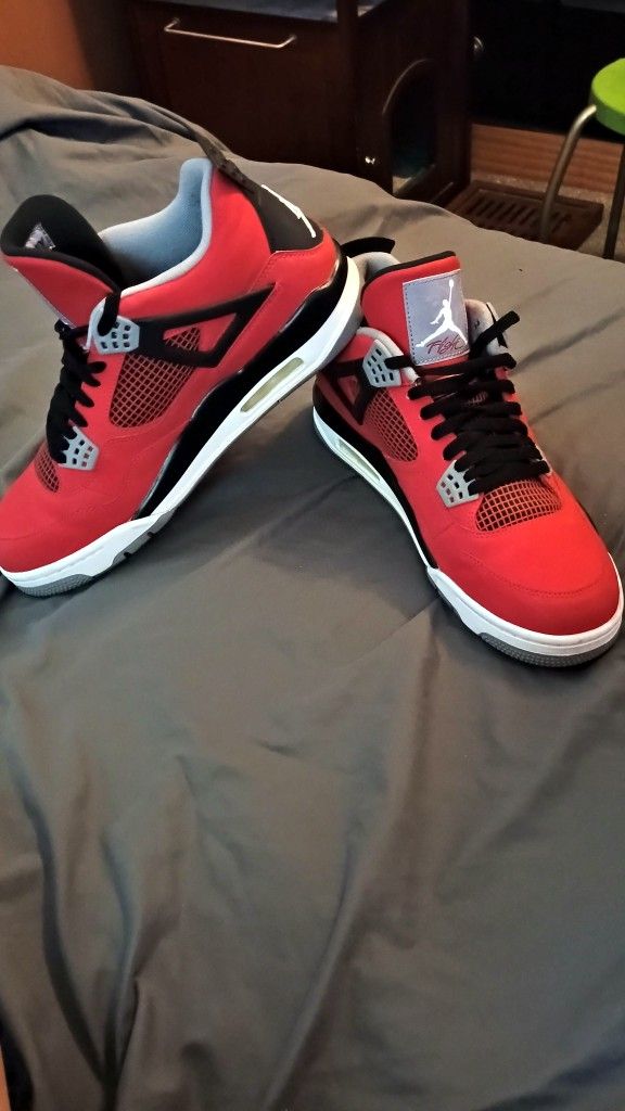 Air Jordan 4 Retro Toro Bravo Shoes
