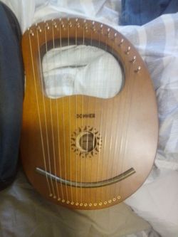 Donner 16 string lyre harp