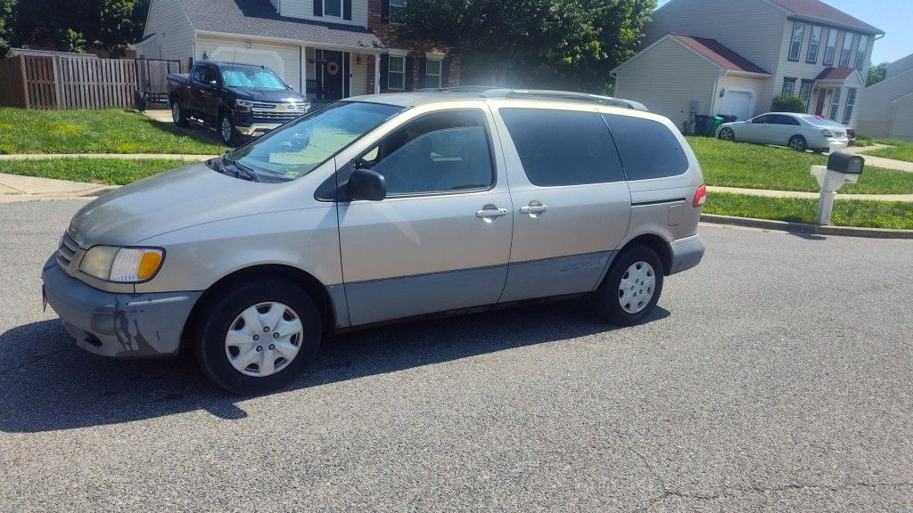 2001 Toyota Sienna