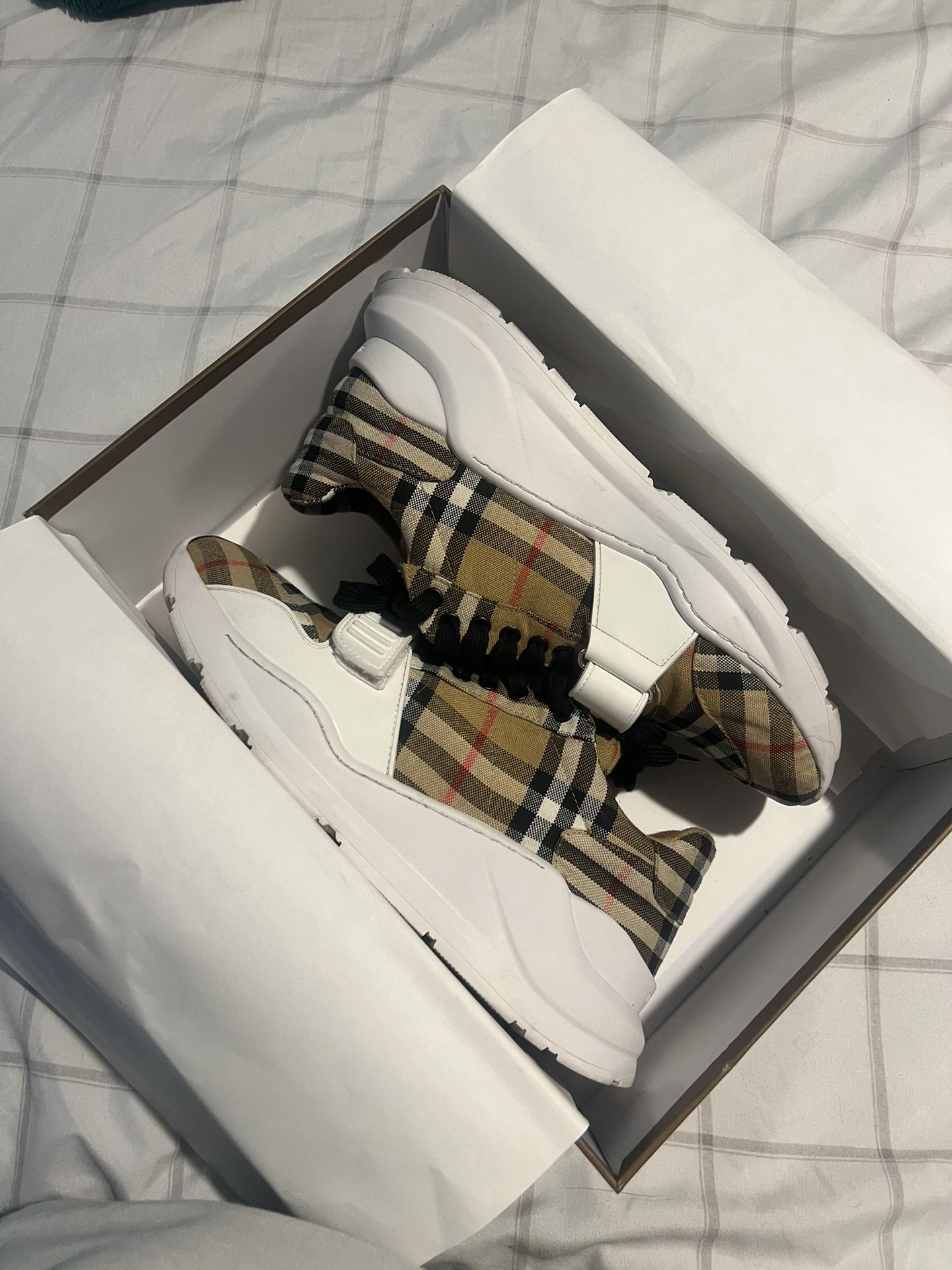 Burberry Shoes 