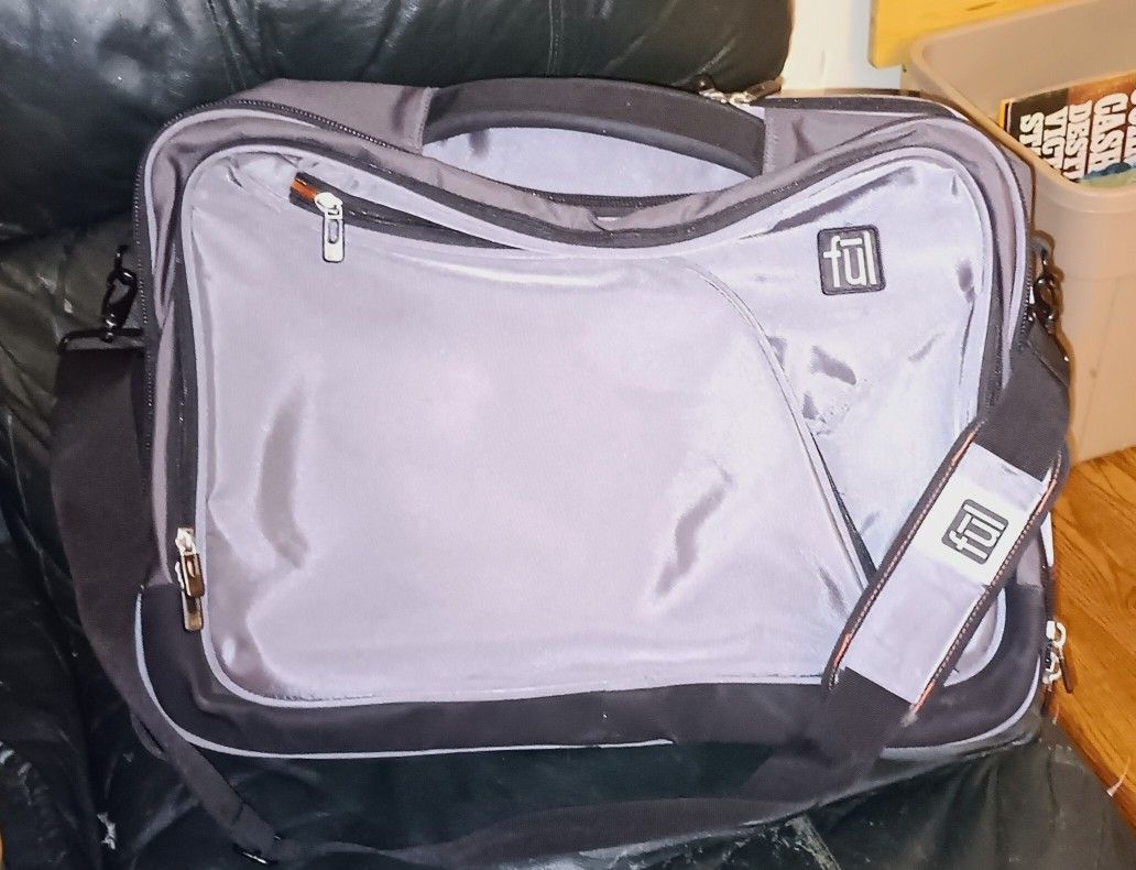 FUL Mission Series Forge Grey Head Honcho Messanger Bag