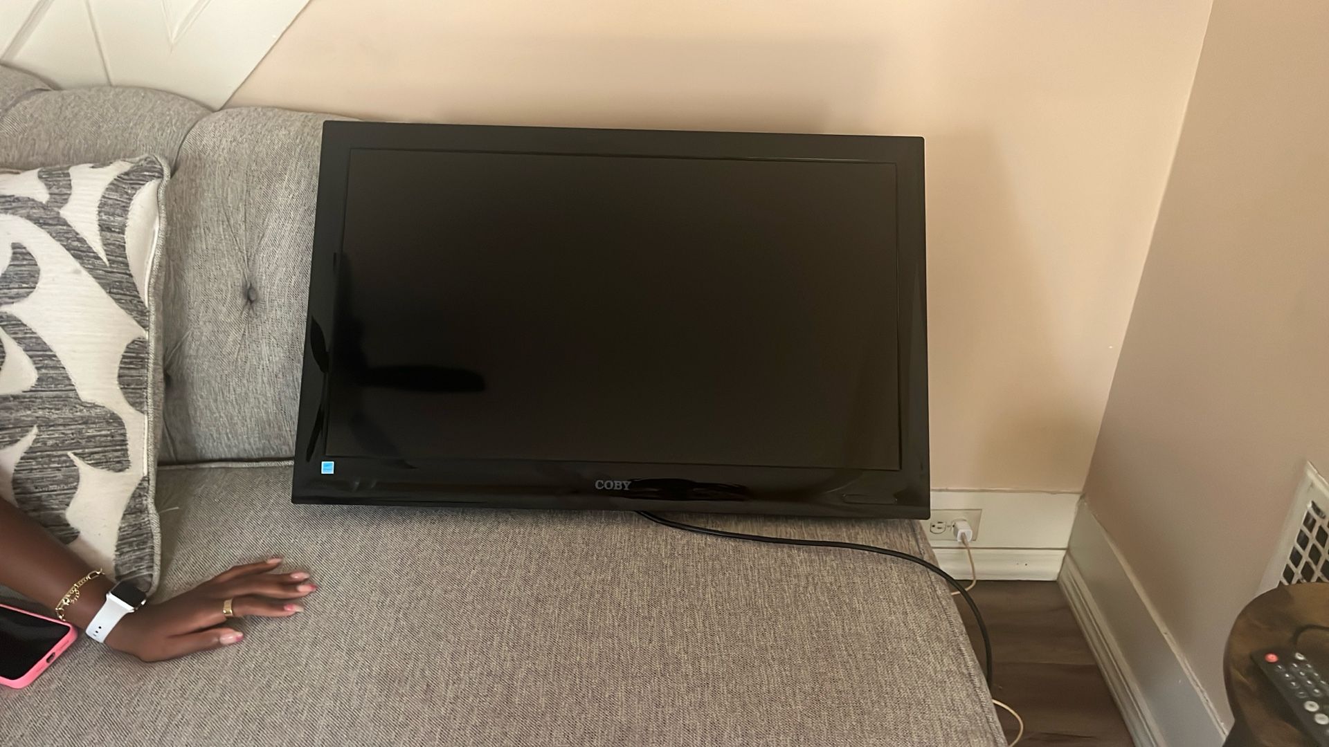 32 Inch TV
