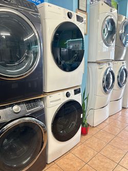 LG Washer 4.5 Cu Ft and Gas Dryer 7.3 Cu Ft Set 