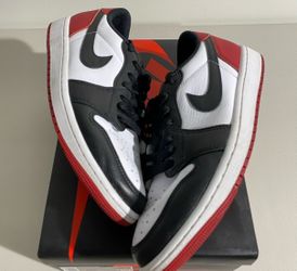 Jordan 1 low Black Toe’s. Men’s 8.5. $90