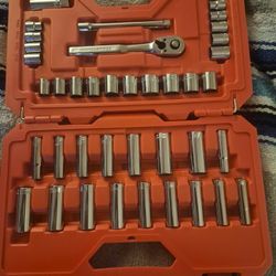 Craftsman  SAE/METRIC  SOCKET SET