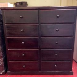 Dresser 10 