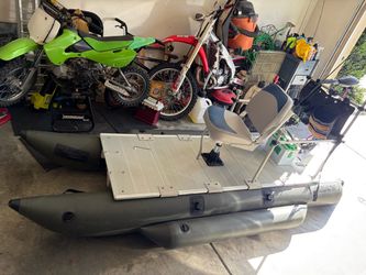 Inflatable pontoon