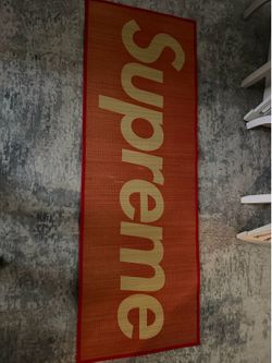 Supreme floor mat