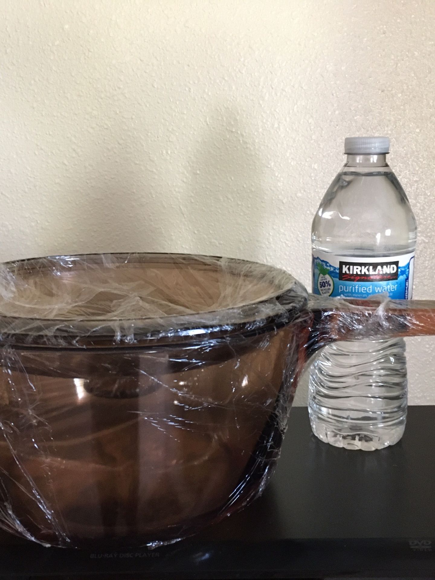 Vision Corning 2.5L Sauce Pan. Used twice.