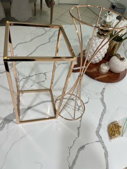 Gold Metal Vase Stand