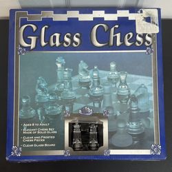Chess Game Glass Board COMPLETE just $10