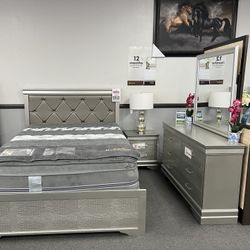 4PC Queen Bedroom Set 