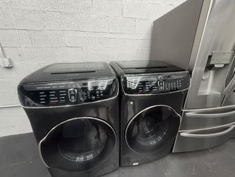 GE Washer and Dryer Set / Lavadora y Secadora