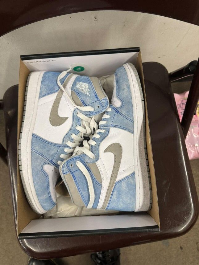 Jordan 1 Hyper Royale [Read Description]