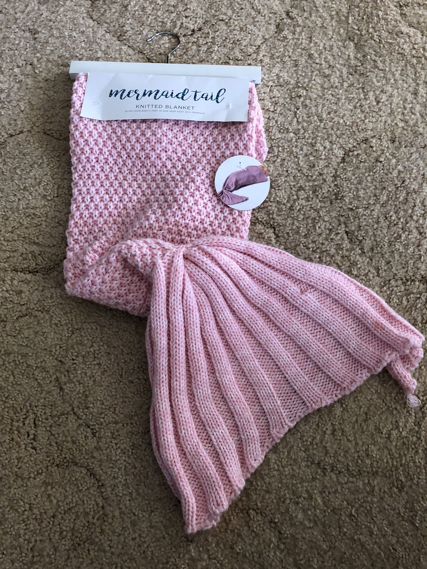 MERMAID TAIL KNITTED BLANKET