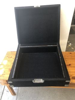 19” rack mountable box for DJ