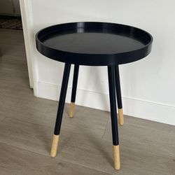 Modern Style Black Circular End Table
