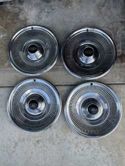 Buick Riviera hubcaps 1968 through 70