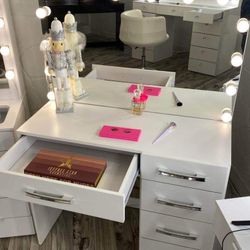 New Make Up Vanity Desk With Mirror & Lights