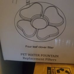 Automatic water dispensary with several month of filters 