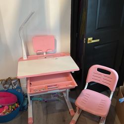 Desk Vanity For A 5-7 Year Old