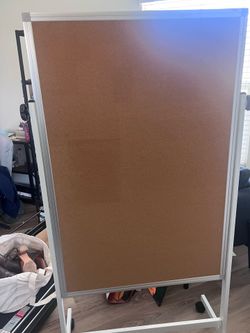 Free Whiteboard/Cork-board combo