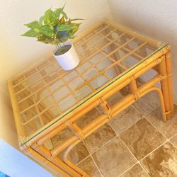 Vintage Coffee Table In rattan & glass top