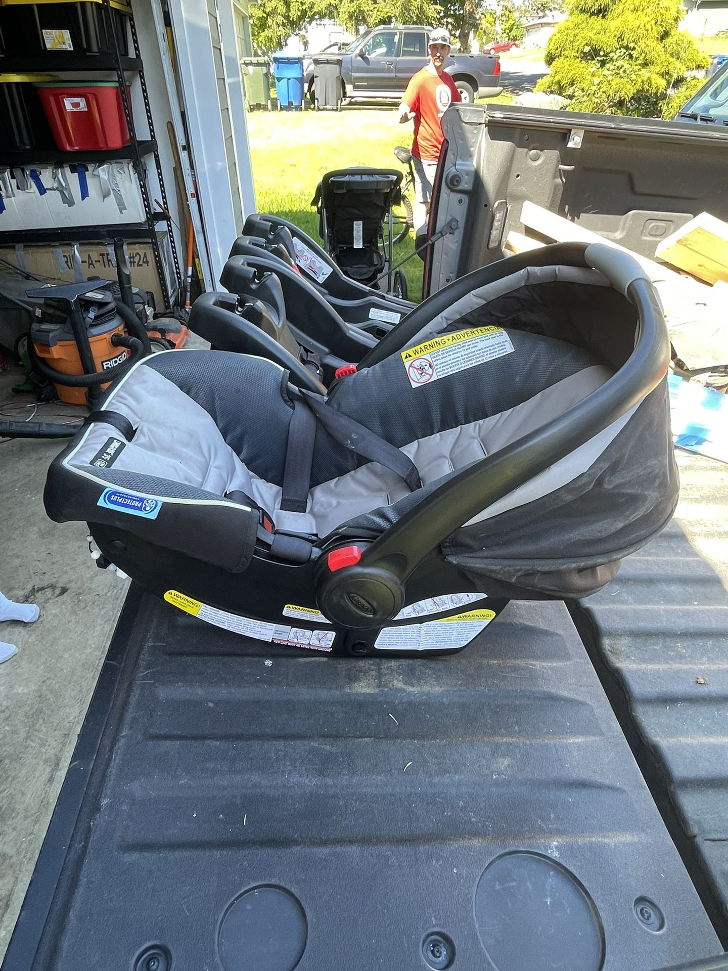 Graco Carseat and 3 Bases