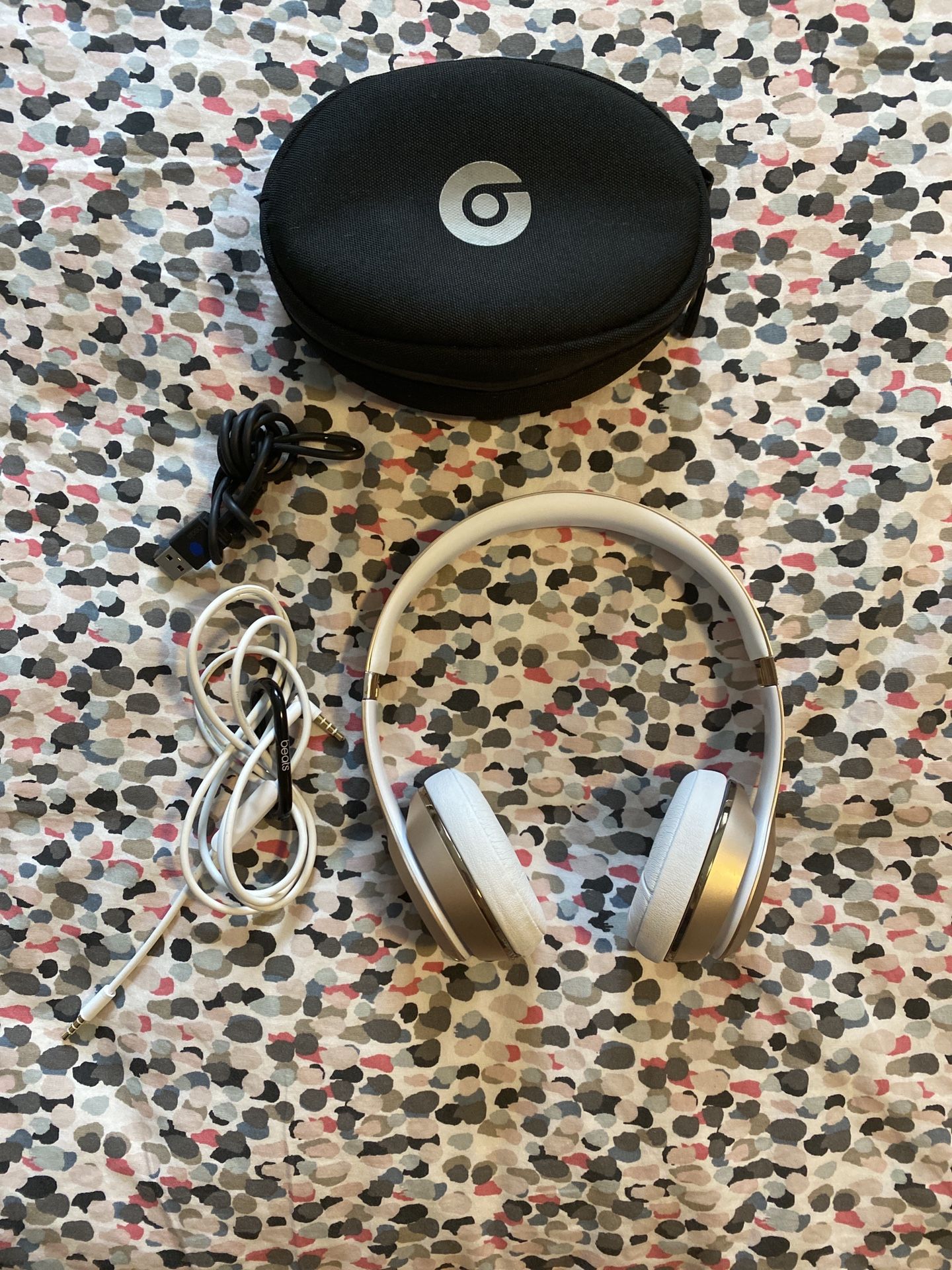 Beats Solo 3 Used Gold