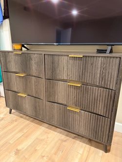 6-Drawer Dresser with Gold Handles