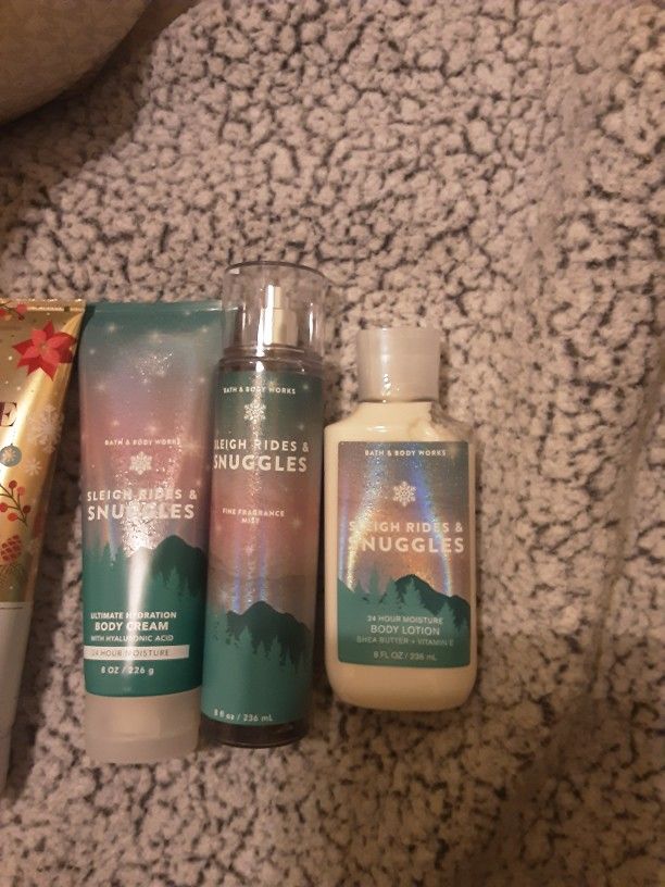 Brand New BATH And Body 3 PC Set  Sleigh Rides And Snuggles 
