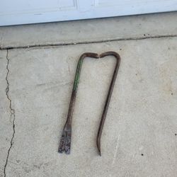 2 Crow bars