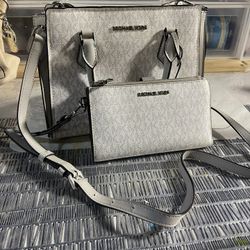 Michael Kors Bag w/ Wallet 