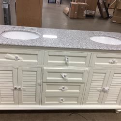 Hamilton 61 In. Double Sink Freestanding Bath Vanity With Gray Granite Top 